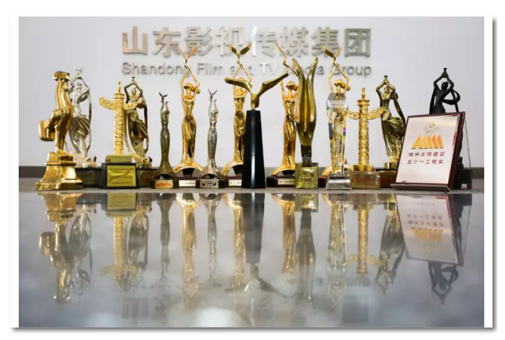 喜报!大发彩票平台
大发彩票平台
制作创作团队荣获“干事创业好团队”荣誉称号! 喜报!大发彩票平台
大发彩票平台
制作创作团队荣获“干事创业好团队”荣誉称号!