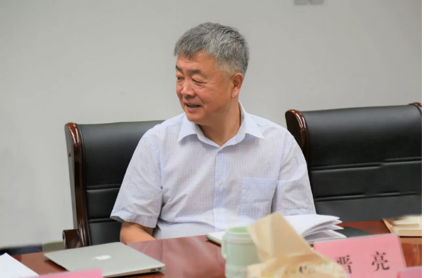 省委宣传部副部长、省电影局局长程守田到大发彩票平台
调研 省委宣传部副部长、省电影局局长程守田到大发彩票平台
调研