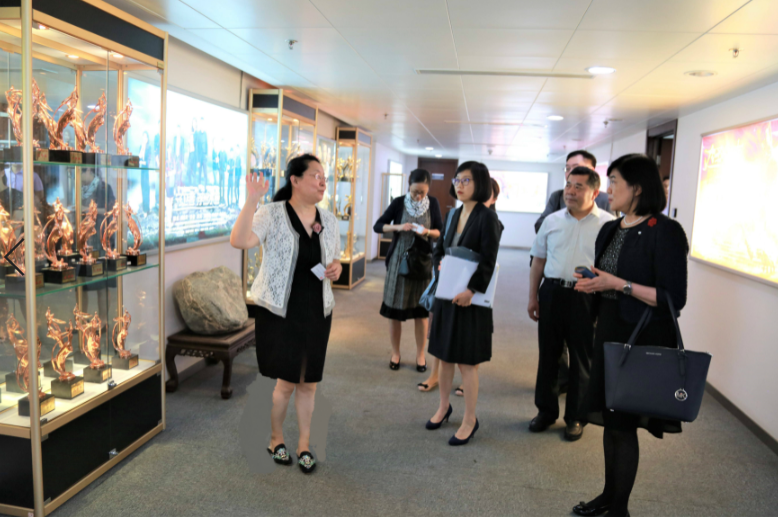 香港特区政府驻上海经济贸易办事处到大发彩票平台
参观交流 香港特区政府驻上海经济贸易办事处到大发彩票平台
参观交流