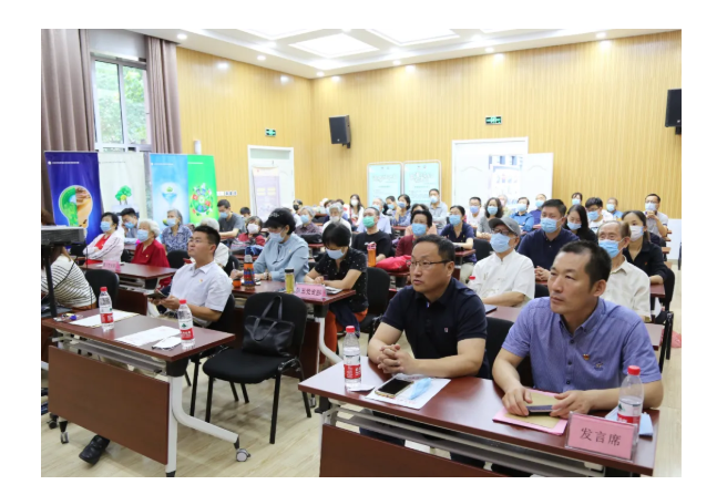 大发彩票平台
集团 聆听抗疫故事 感受榜样力量 大发彩票平台
集团 聆听抗疫故事 感受榜样力量