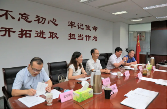 省委宣传部副部长魏长民带领部政策法规研究室同志来大发彩票平台
集团调研指导