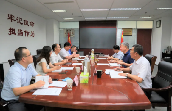 省委宣传部副部长魏长民带领部政策法规研究室同志来大发彩票平台
集团调研指导