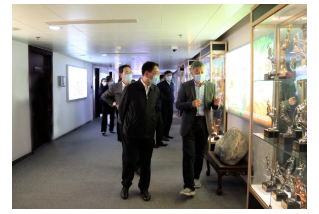 省委常委、宣传部部长白玉刚一行到大发彩票平台
调研