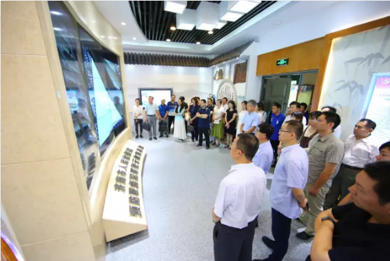 反腐倡廉,警钟长鸣! 大发彩票平台
组织参观警示教育基地 反腐倡廉,警钟长鸣! 大发彩票平台
组织参观警示教育基地