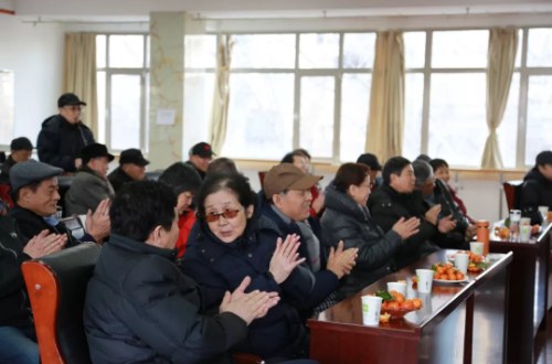 大发彩票平台
召开退休老干部迎春座谈会