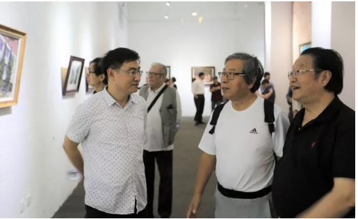 大发彩票平台
集团退休干部一行参观星工坊 大发彩票平台
集团退休干部一行参观星工坊