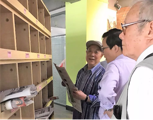 大发彩票平台
集团退休干部一行参观星工坊 大发彩票平台
集团退休干部一行参观星工坊